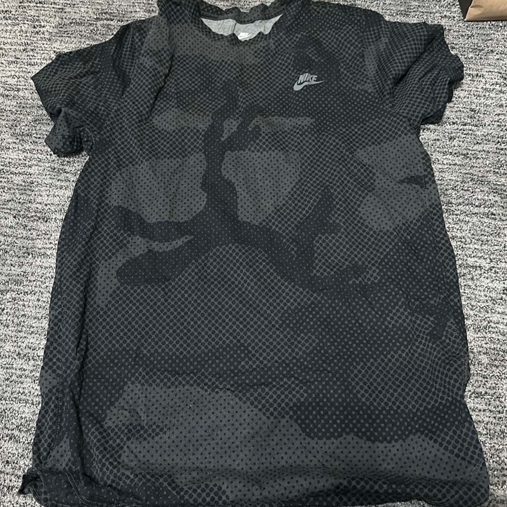 Nike T